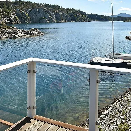 8 Person In Urangsv G Hébergement de vacances Ervik